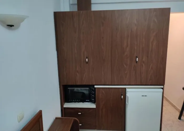 ゲストハウス φωτεινη 3*